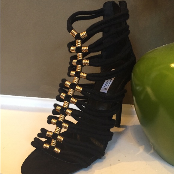 Elnora - Picture 7 of 10